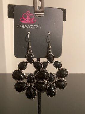 paparazzi Black Floral Teardrop Cluster Earrings